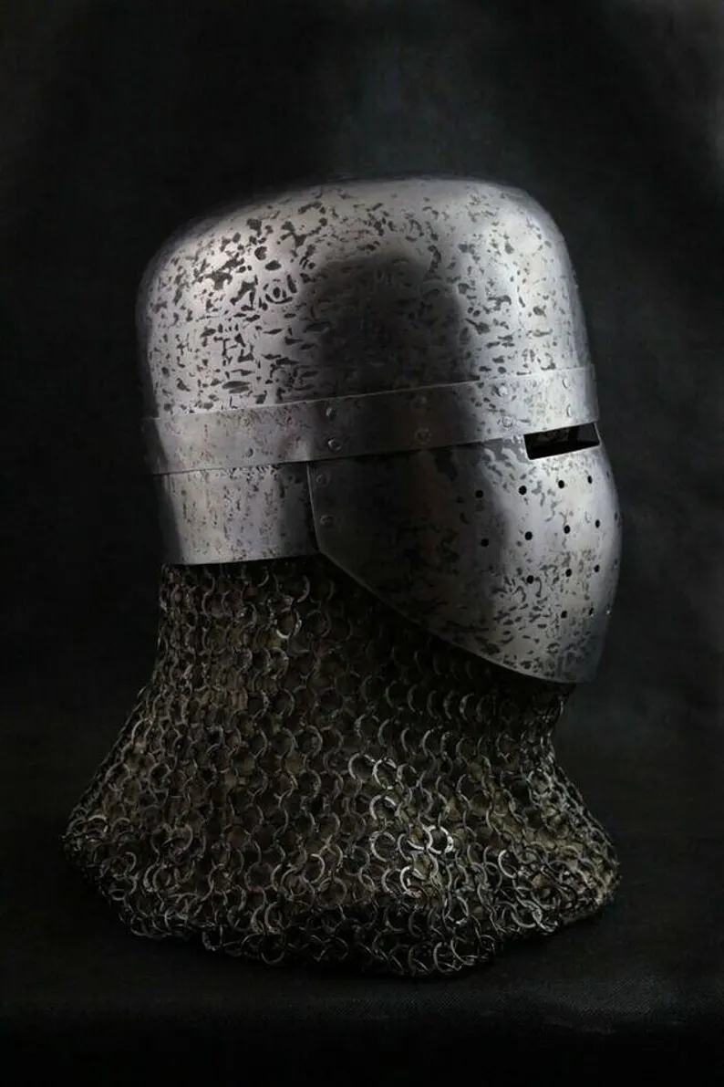 Medieval Hammered 18 Gauge Armor Helmet Steel Medieval Blackened Great Knight Crusader Helmet With Chainmail