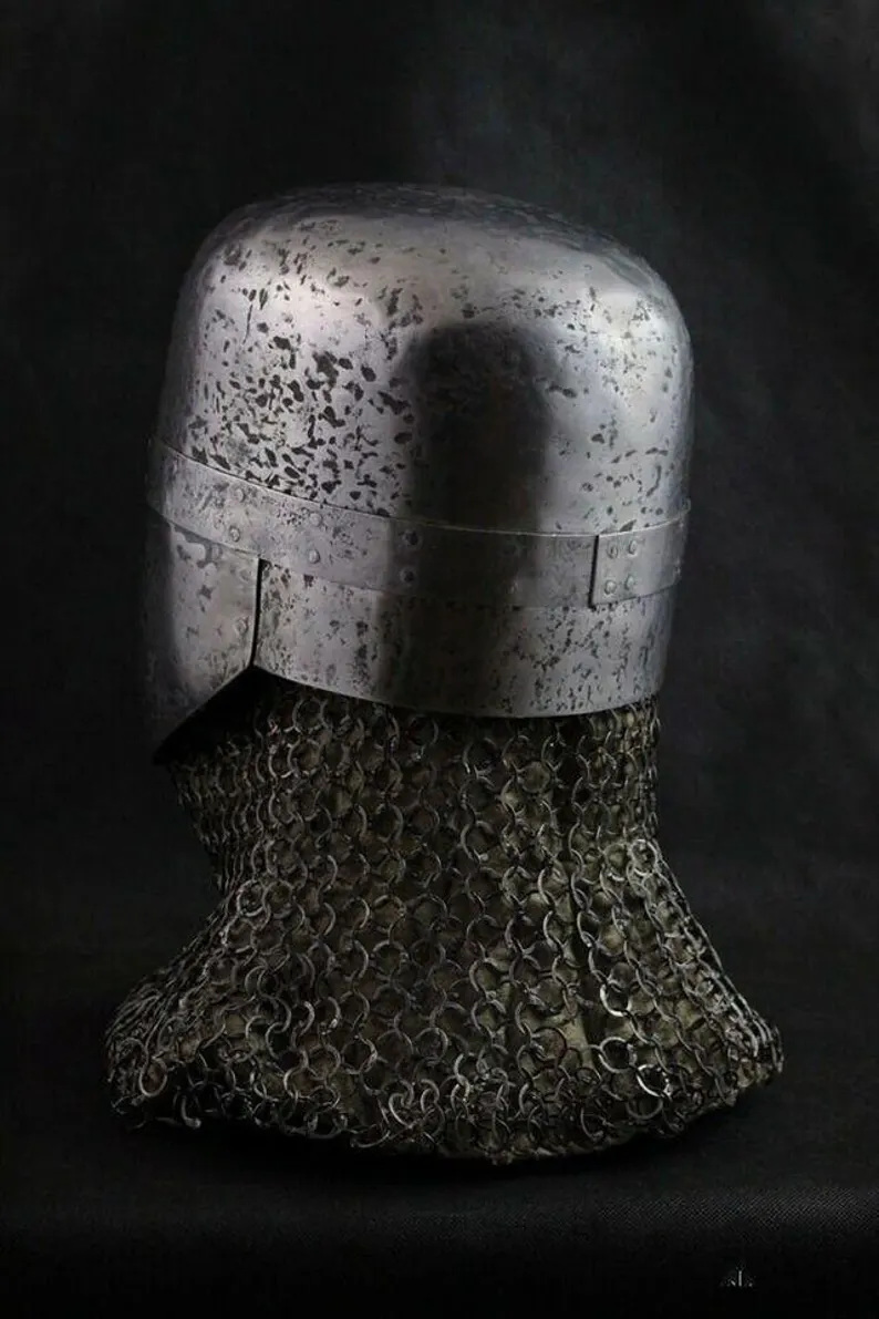 Medieval Hammered 18 Gauge Armor Helmet Steel Medieval Blackened Great Knight Crusader Helmet With Chainmail